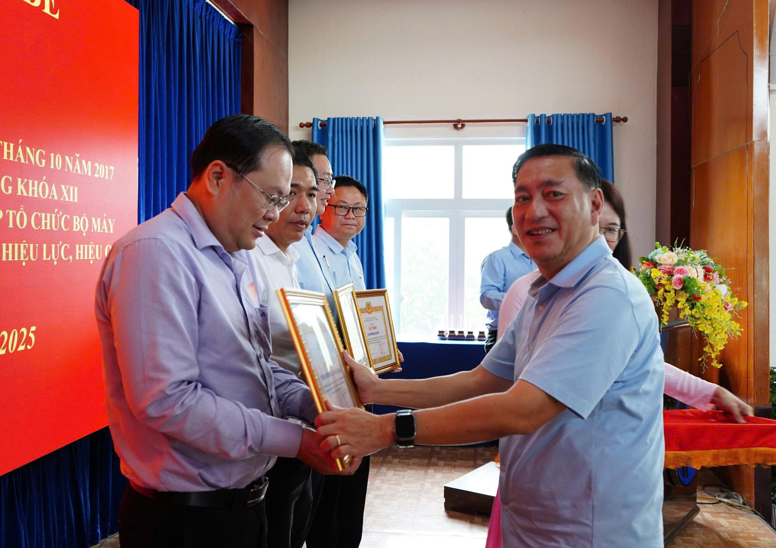  Định hướng đưa nghị quyết vào cuộc sống 