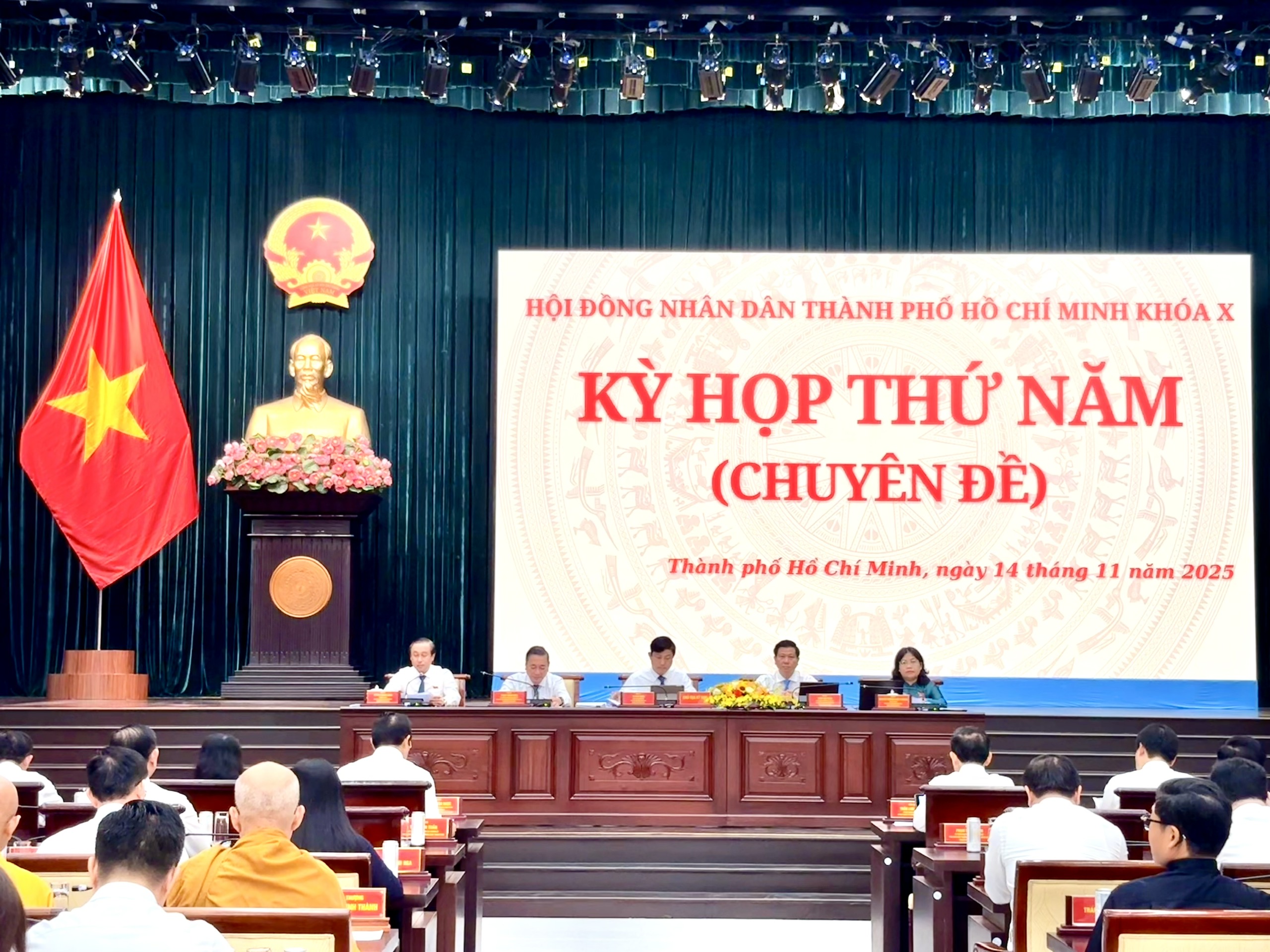 Khai mạc Kỳ họp thứ Năm – HĐND Thành phố Hồ Chí Minh Khóa X: Bàn thảo nhiều nội dung quan trọng, tạo động lực cho giai đoạn phát triển mới