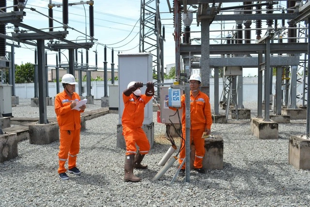 Bắt đầu thí điểm điện 2 thành phần trên giấy với khách hàng dùng từ 200.000kWh/tháng
